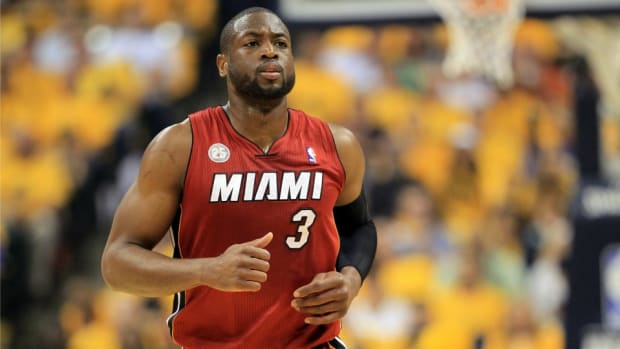 dwyane-wade-doug-mcdermott-chicago-bulls-number-3.jpg